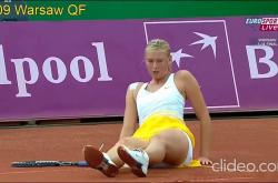 九游体育-莎拉波娃回归赛场，连败首场状态亮眼，G2观众沸腾！的简单介绍