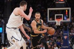 九游娱乐-库里爆冷击败澳大利亚队，赛事规则更新引爆全场！的简单介绍