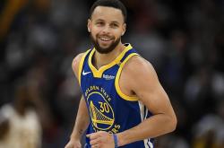 九游体育-库里连续十场比赛得分超过惊险取胜，拜仁挑战极限！的简单介绍